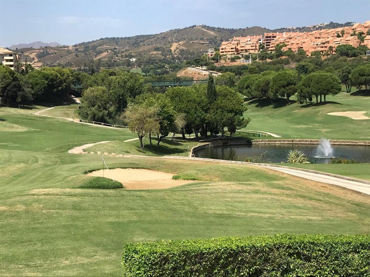 Ample Luxury Apart Fancy Marbella Golf & Padel ภายนอก รูปภาพ