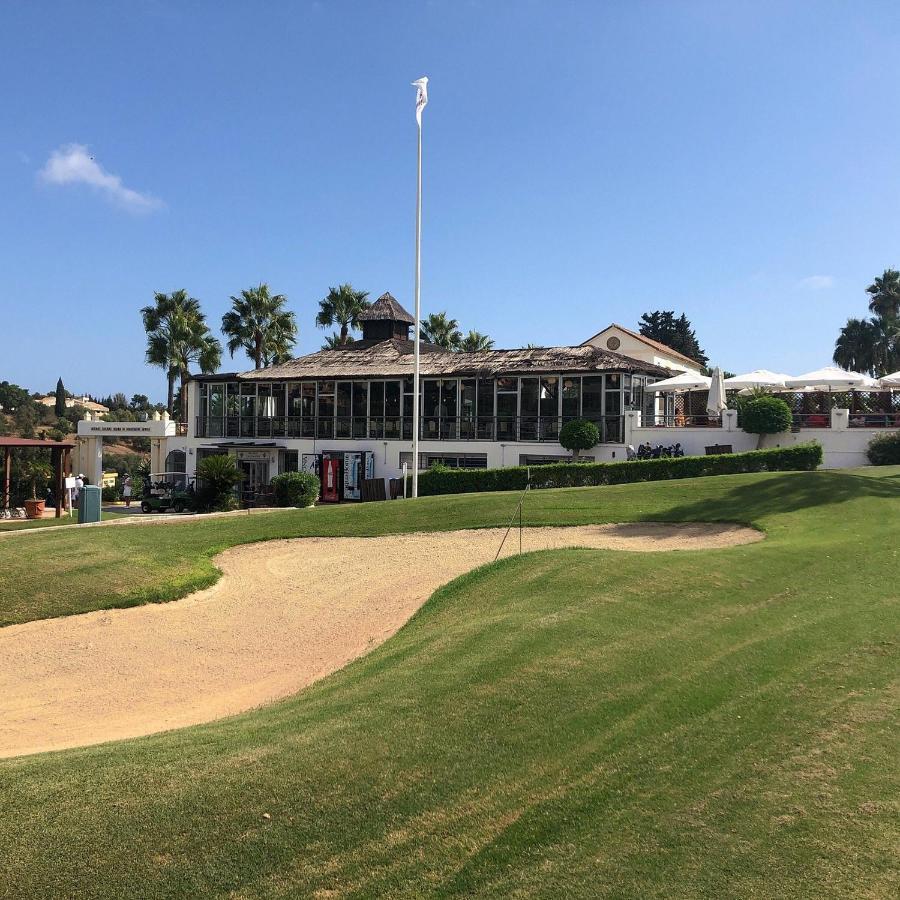 Ample Luxury Apart Fancy Marbella Golf & Padel ภายนอก รูปภาพ