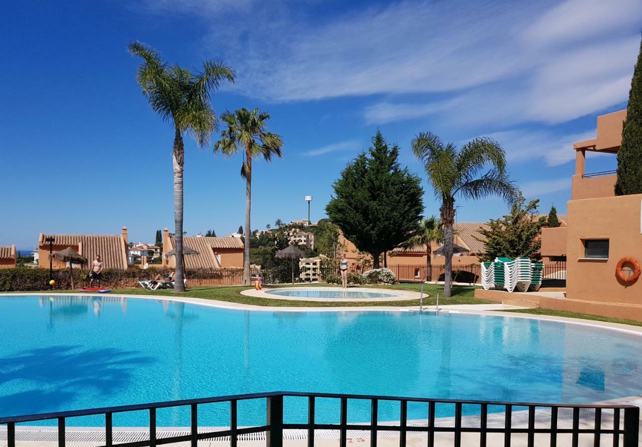 Ample Luxury Apart Fancy Marbella Golf & Padel ภายนอก รูปภาพ