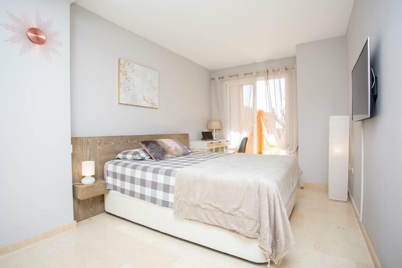 Ample Luxury Apart Fancy Marbella Golf & Padel ภายนอก รูปภาพ