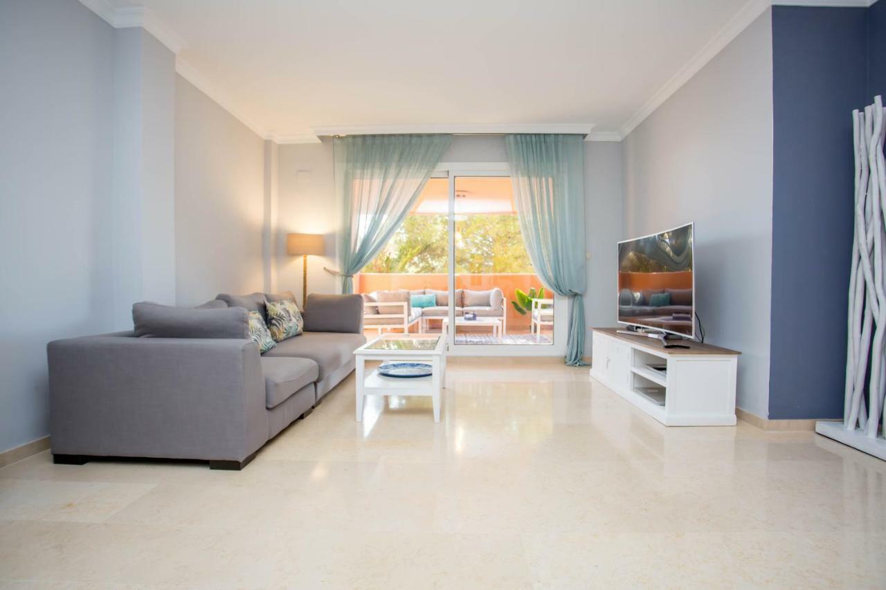 Ample Luxury Apart Fancy Marbella Golf & Padel ภายนอก รูปภาพ