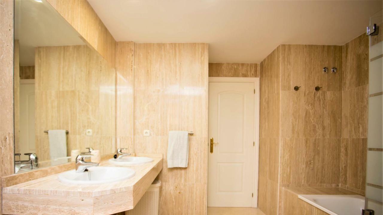 Ample Luxury Apart Fancy Marbella Golf & Padel ภายนอก รูปภาพ